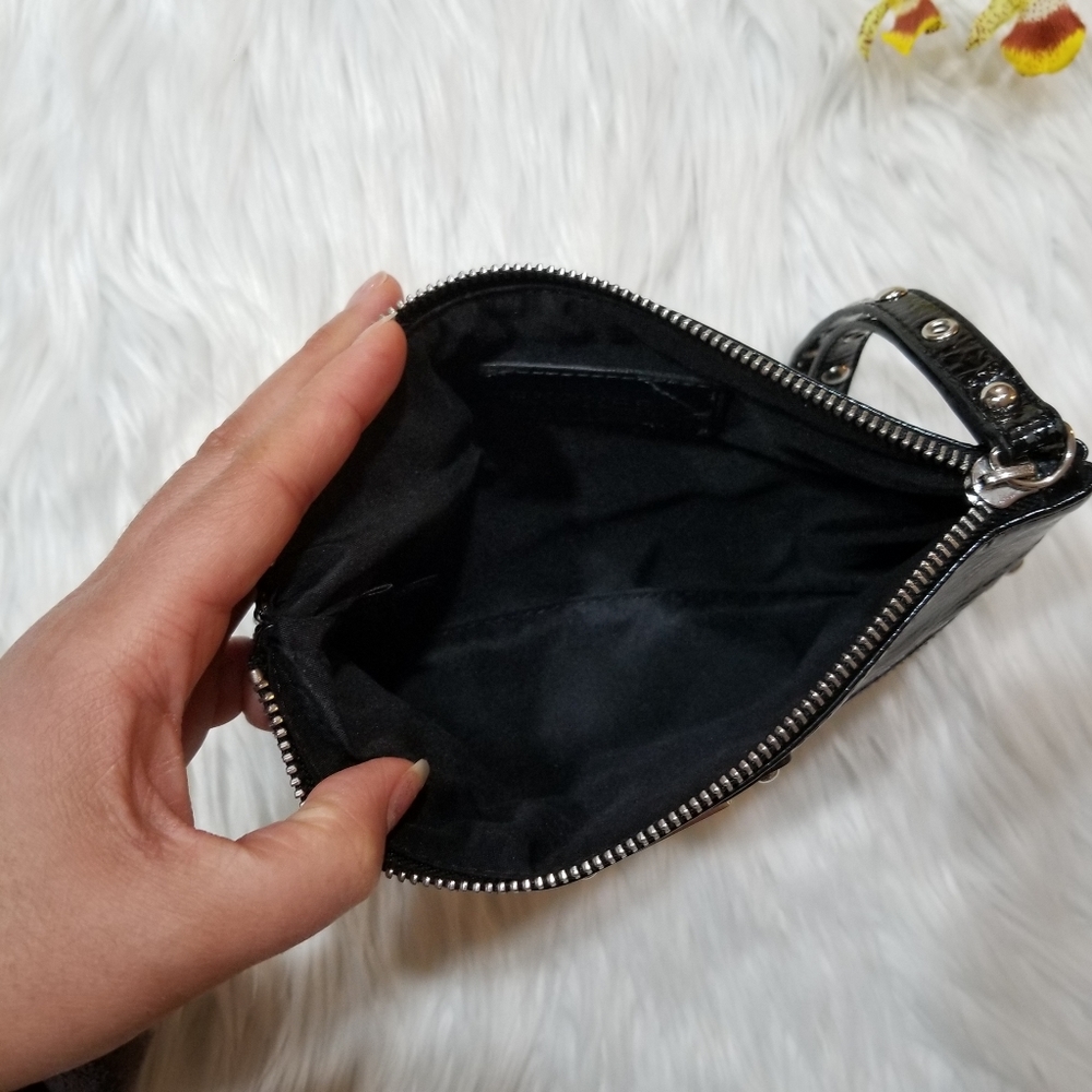 EXPRESS Black Patent Leather Wristlet, Zipper Closure. - Picture 13 of 16